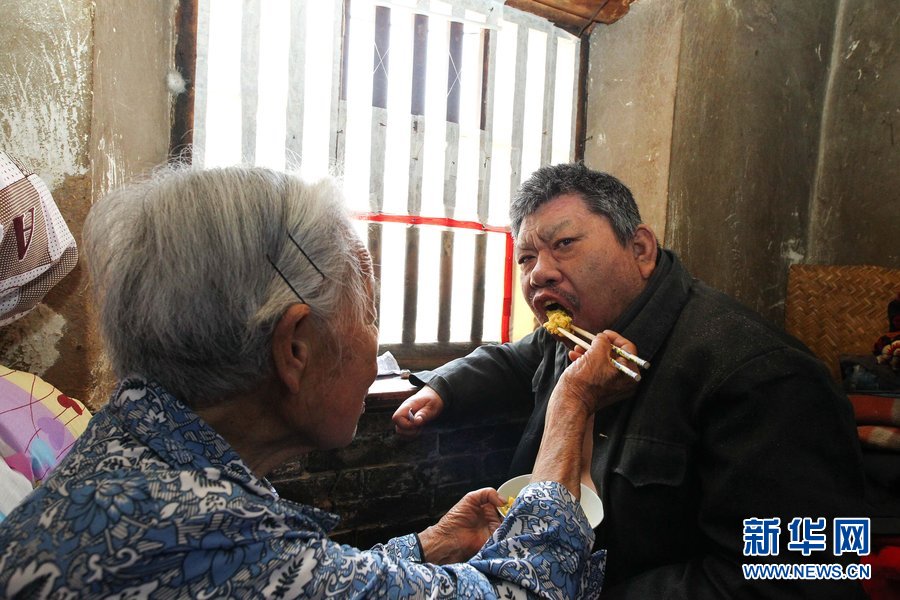 那些年，感動(dòng)過我們的母親