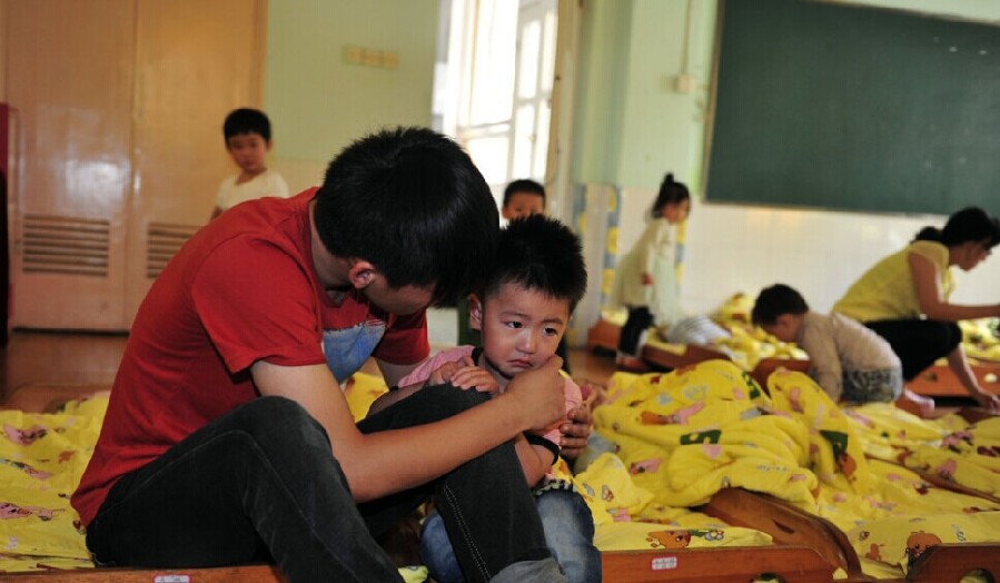 幼兒園90后“男阿姨”的一天 幼兒園90后“男阿姨”的一天