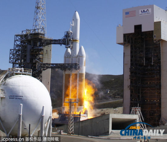 地時(shí)間2013年8月28日,在美國加州范登堡空軍基地,美國最大的“德爾塔IV”型重型火箭發(fā)射升空,將一顆機(jī)密間諜衛(wèi)星送入太空。