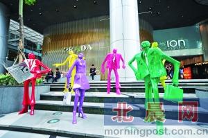 烏節(jié)路上大牌云集。