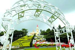 龍鳳山莊有歐式古堡。