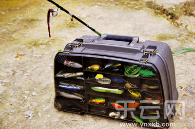 　　又稱擬餌釣魚,起源于歐洲,國內(nèi)翻譯為“路亞”。