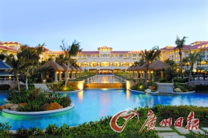 溫泉酒店全景氣派輝煌。