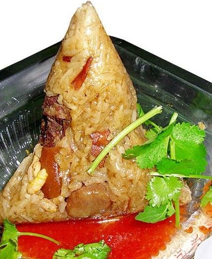廈門的燒肉粽歷史悠久，具有香甜嫩滑，油潤不膩，精工細(xì)作等特點(diǎn)。
