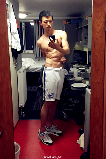 這么性感，你女朋友造？