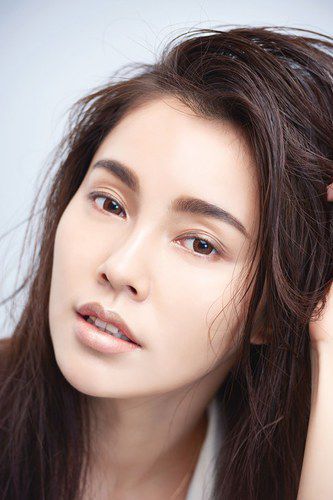 艷陽天 太陽鏡和口紅會(huì)更配哦