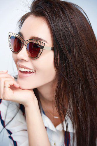 艷陽天 太陽鏡和口紅會(huì)更配哦