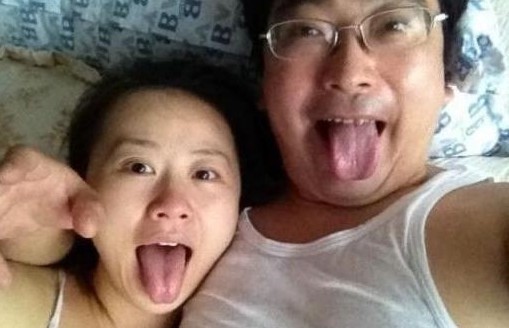 女主播紀(jì)英男與范悅(資料圖) 女主播紀(jì)英男與范悅(資料圖)