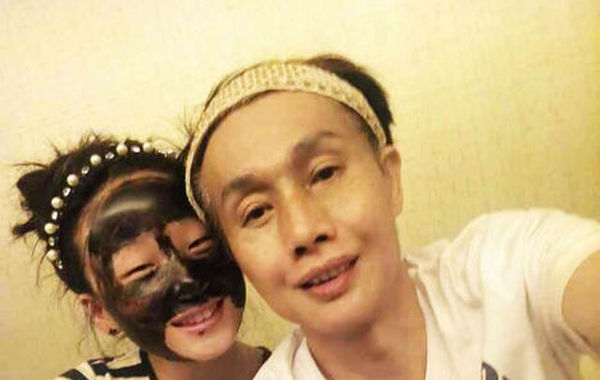 據(jù)悉，2011年，鄧建國在廣州舉行婚禮迎娶90后“干女兒”黃梓琪。