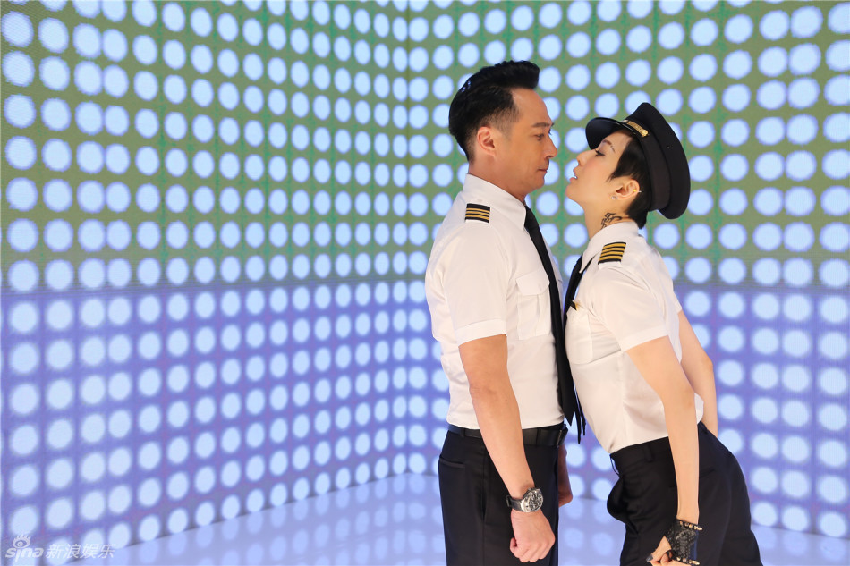 《沖上云霄》曝情人節(jié)海報(bào) 《沖上云霄》曝情人節(jié)海報(bào)