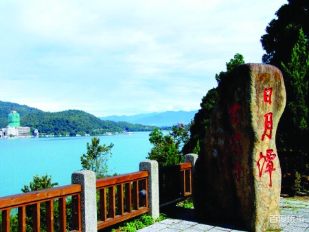 臺灣游專家3月29日、4月21日連續(xù)開行游臺灣送香港夕陽紅專列，組織近2000位爸媽走進寶島臺灣，圓