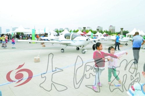 　每個(gè)人心中都有一個(gè)飛翔夢(mèng)。圓這個(gè)夢(mèng)，去安陽(yáng)吧！