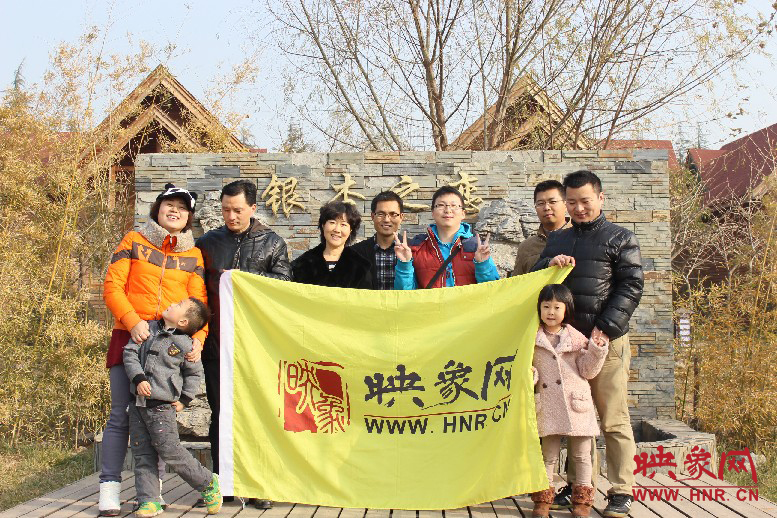 來(lái)張小合影，好多朋友都在其他地方玩，已經(jīng)嗨的叫不回來(lái)……