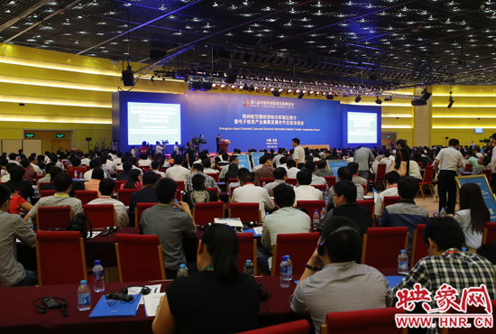 鄭州航空港區(qū)推介會(huì)召開 鄭州航空港區(qū)推介會(huì)召開