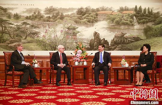 10月23日，中國(guó)國(guó)家主席習(xí)近平在北京釣魚(yú)臺(tái)國(guó)賓館會(huì)見(jiàn)清華大學(xué)經(jīng)濟(jì)管理學(xué)院顧問(wèn)委員會(huì)海外委員。