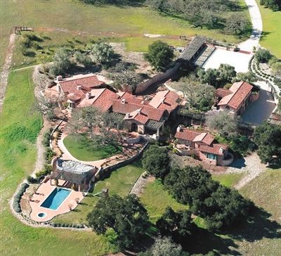 據(jù)稱這就是鄧文迪與布萊爾私會的“默多克牧場”。