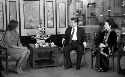 昨晚，國家主席習近平和夫人彭麗媛在北京釣魚臺國賓館會見美國總統(tǒng)奧巴馬夫人米歇爾。