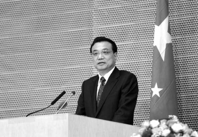 當(dāng)?shù)貢r間5月5日，國務(wù)院總理李克強在非盟會議中心發(fā)表演講。圖/中國政府網(wǎng)