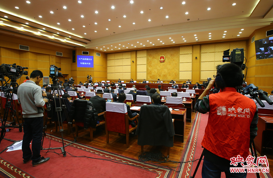 映象網(wǎng)對(duì)專題詢問(wèn)會(huì)進(jìn)行全程直播。