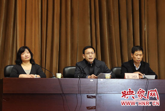 第二組競(jìng)聘團(tuán)隊(duì)，胡士才（中）朱金星（右）趙瑞瑩（左）。