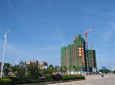 泉州東海片區(qū)海悅府地產(chǎn)項(xiàng)目。該項(xiàng)目開(kāi)發(fā)公司董事蔡俊偉于春節(jié)前被帶走調(diào)查。