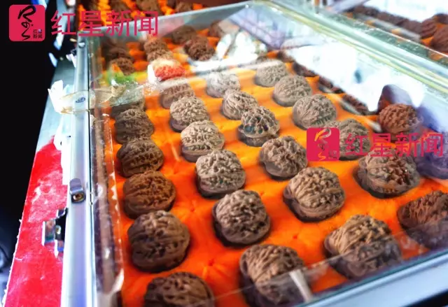 文玩核桃遇冷由幾萬一對降到5元沒人要？商戶否認