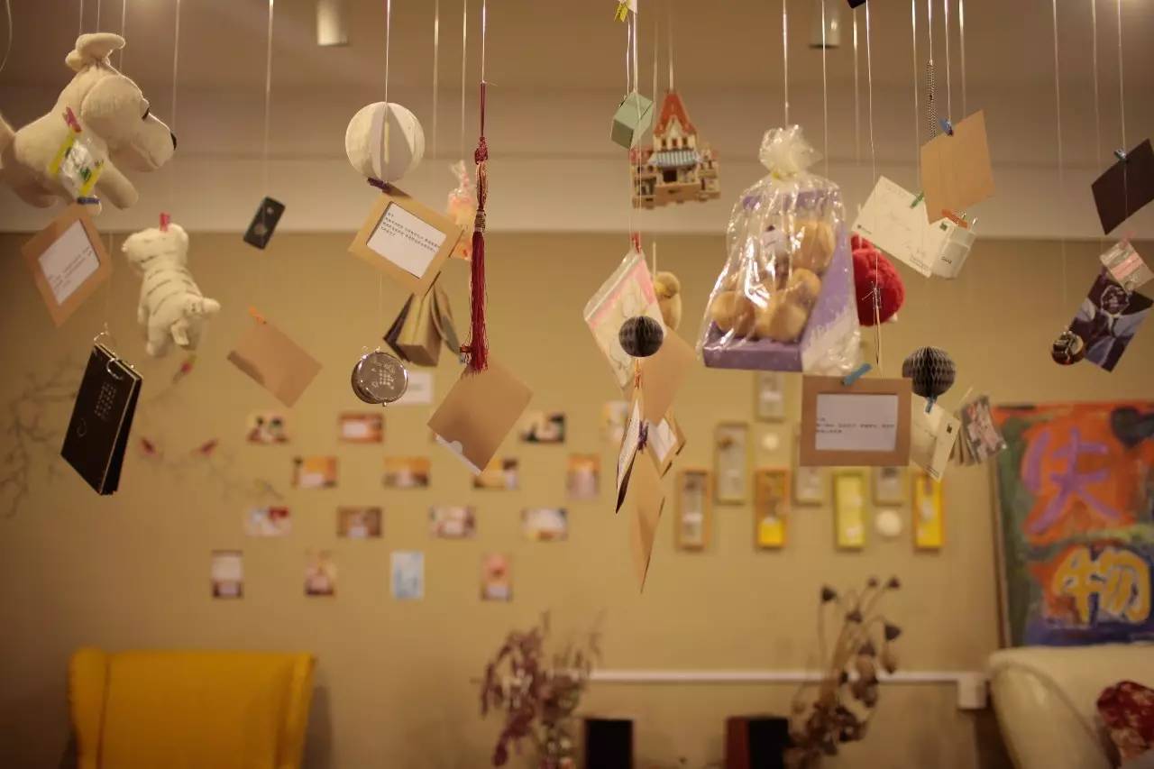 ▲失戀博物館里展示的失戀物品。