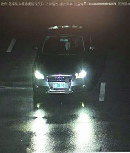 15歲男孩半夜偷把奧迪開(kāi)上大街 結(jié)果嚇懵了他老爸