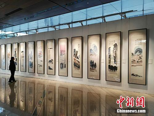 齊白石作品《山水十二條屏》在北京展出。<a target='_blank'  _fcksavedurl='http://www.chinanews.com/' _fcksavedurl='http://www.chinanews.com/' >中新網(wǎng)</a>記者 宋宇晟 攝