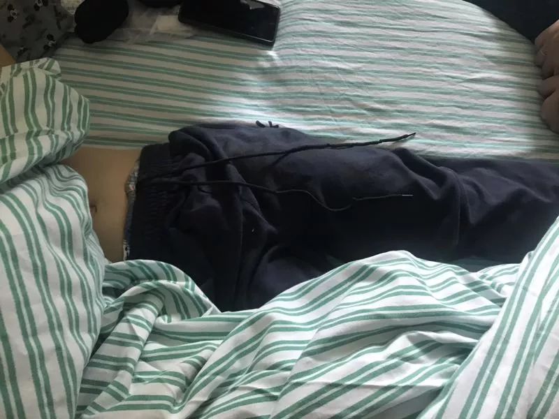 嚇哭！6歲男孩被夾斷手指 罪魁禍?zhǔn)拙故切７? oldsrc=