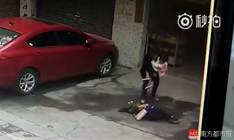 廣州高空墜狗砸傷女子 警方:暫未認(rèn)定為刑事案件 廣州高空墜狗砸傷女子 警方:暫未認(rèn)定為刑事案件