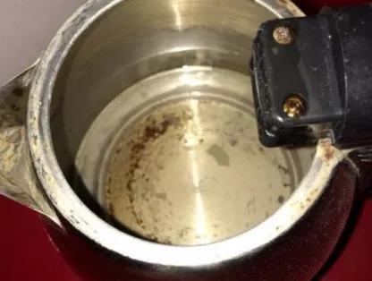 太惡心！女游客竟用酒店燒水壺煮自己的臟內(nèi)褲