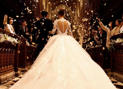 張馨予的婚紗成了淘寶爆款，知道價格后讓人大跌眼鏡！