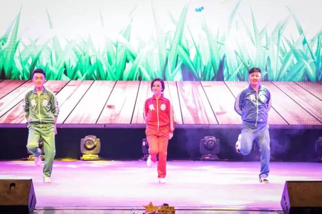 趙帥、夢(mèng)茹、樂天 舞蹈《咱們屯里的人》