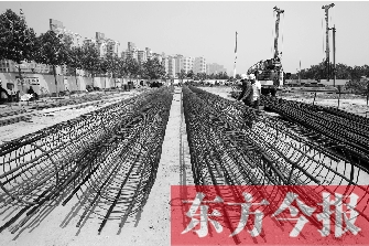 紅專路下穿中州大道工程施工現(xiàn)場(chǎng) 紅專路下穿中州大道工程施工現(xiàn)場(chǎng)