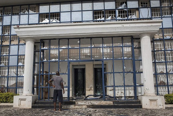 尼日利亞伊斯蘭極端武裝組織“博科圣地”約貝州古杰巴(Gujba)市的農(nóng)業(yè)學(xué)院，射殺數(shù)十名學(xué)生。