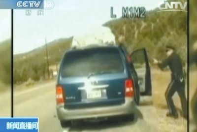 1察第一次讓費雷爾下車。