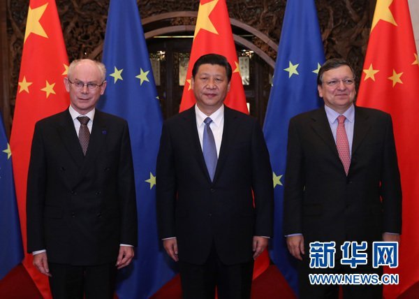 習(xí)近平會(huì)見(jiàn)歐洲理事會(huì)主席范龍佩和歐盟委員會(huì)主席巴羅佐。新華社記者 龐興雷 攝