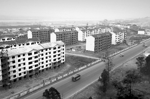 1月14日，宜陽縣正在建設(shè)的靈山新型農(nóng)村社區(qū)已現(xiàn)雛形。