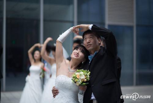 西安一大學(xué)辦博士生集體婚禮 西安一大學(xué)辦博士生集體婚禮