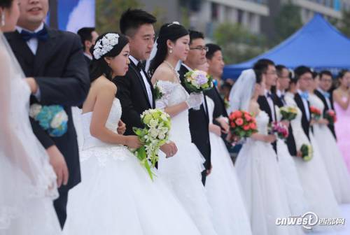 西安一大學(xué)辦博士生集體婚禮 西安一大學(xué)辦博士生集體婚禮
