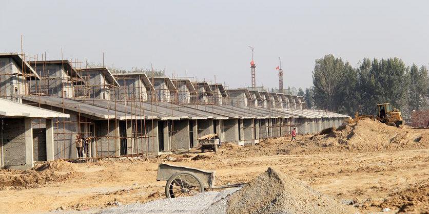 鄭州黃河邊現(xiàn)大規(guī)模別墅群 鄭州黃河邊現(xiàn)大規(guī)模別墅群