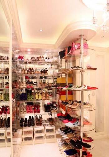 王婧奢華衣櫥遭曝光 名牌鞋四五百雙 王婧奢華衣櫥遭曝光 名牌鞋四五百雙