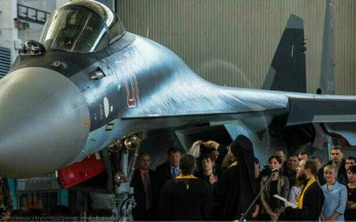 戰(zhàn)斗民族：牧師會(huì)開光能打槍懂賣萌