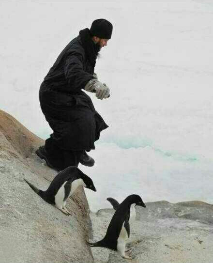 戰(zhàn)斗民族：牧師會(huì)開光能打槍懂賣萌