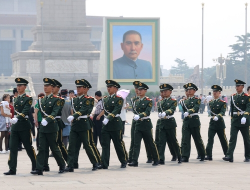 孫中山巨幅畫像亮相天安門廣場 孫中山巨幅畫像亮相天安門廣場