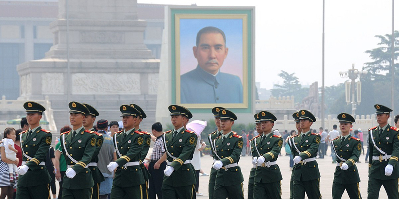 孫中山巨幅畫像亮相天安門廣場 孫中山巨幅畫像亮相天安門廣場