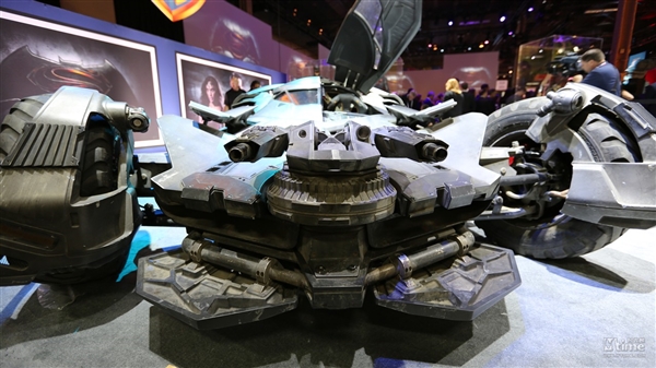 《蝙蝠俠大戰(zhàn)超人》新款戰(zhàn)車 《蝙蝠俠大戰(zhàn)超人》新款戰(zhàn)車