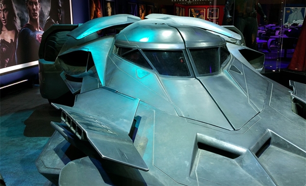 《蝙蝠俠大戰(zhàn)超人》新款戰(zhàn)車 《蝙蝠俠大戰(zhàn)超人》新款戰(zhàn)車