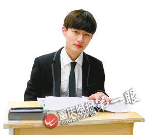 穿上正裝的女生更優(yōu)雅成熟了；男生常常被女生夸獎長得帥。